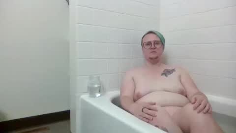 Snapshot of queerlyjaz chatting on 10.14.25 queerlyjaz online show from 10.14.25