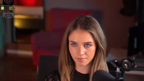 Snapshot of raisadoll chatting on 09.29.25 Raisa online show from 09.29.25