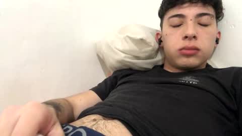 ramiroo2312 online show from 11.14.25