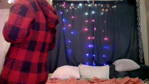 Snapshot of ramonaquinn chatting on 01.21.25 RAMONA Q online show from 01.21.25