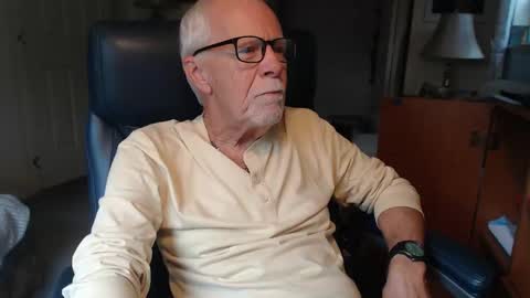 Snapshot of ranger1001 chatting on 10.15.25 ranger1001 online show from 10.15.25