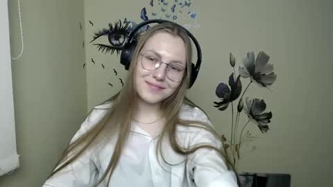 Snapshot of raspberry0101 chatting on 12.06.24 raspberry0101 online show from 12.06.24