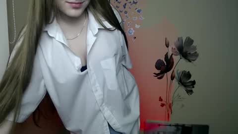 Snapshot of raspberry0101 chatting on 12.06.24 raspberry0101 online show from 12.06.24