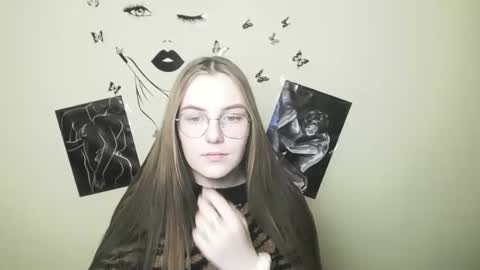 Snapshot of raspberry0101 chatting on 12.08.24 raspberry0101 online show from 12.08.24