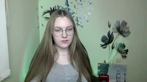 Snapshot of raspberry0101 chatting on 12.17.24 raspberry0101 online show from 12.17.24