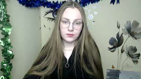 Snapshot of raspberry0101 chatting on 12.25.24 raspberry0101 online show from 12.25.24