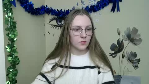 Snapshot of raspberry0101 chatting on 12.26.24 raspberry0101 online show from 12.26.24