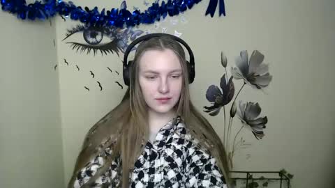 Snapshot of raspberry0101 chatting on 01.07.25 raspberry0101 online show from 01.07.25