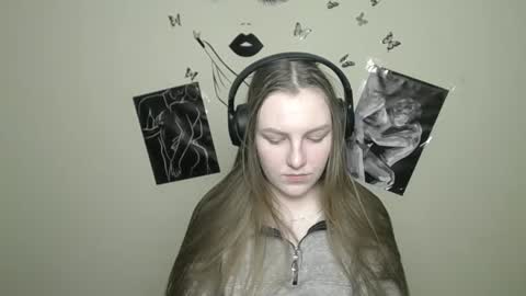 Snapshot of raspberry0101 chatting on 01.18.25 raspberry0101 online show from 01.18.25