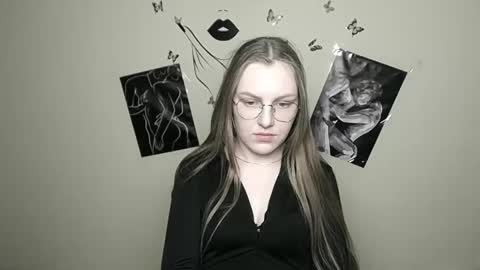 Snapshot of raspberry0101 chatting on 01.28.25 raspberry0101 online show from 01.28.25