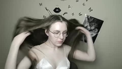 Snapshot of raspberry0101 chatting on 01.29.25 raspberry0101 online show from 01.29.25