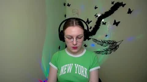 Snapshot of raspberry0101 chatting on 02.04.25 raspberry0101 online show from 02.04.25