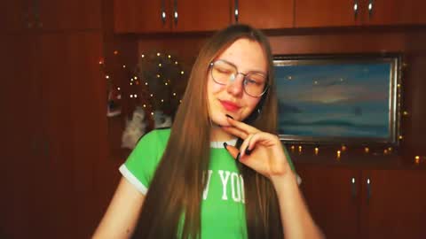 Snapshot of raspberry0101 chatting on 03.04.25 raspberry0101 online show from 03.04.25