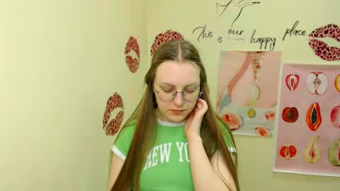 Snapshot of raspberry0101 chatting on 03.11.25 raspberry0101 online show from 03.11.25