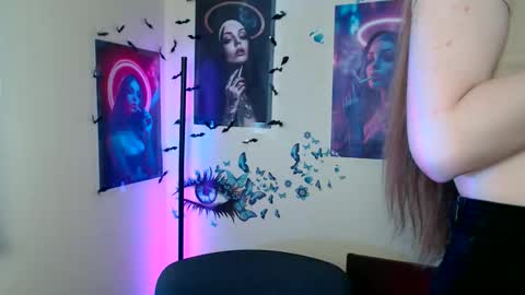 Snapshot of raspberry0101 chatting on 09.16.25 raspberry0101 online show from 09.16.25