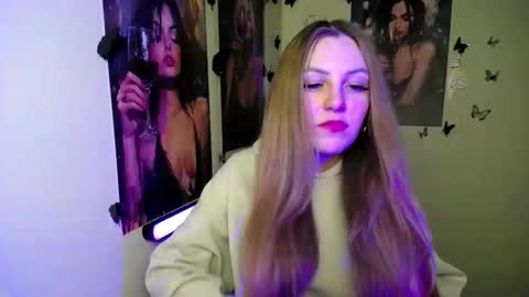 Snapshot of raspberry0101 chatting on 09.29.25 raspberry0101 online show from 09.29.25