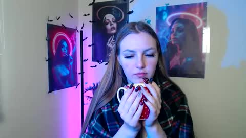 Snapshot of raspberry0101 chatting on 10.03.25 raspberry0101 online show from 10.03.25