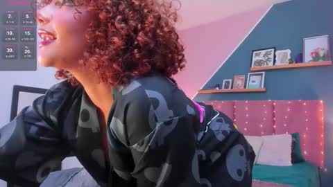 Snapshot of raven_curly chatting on 11.19.25 Raven Curly online show from 11.19.25