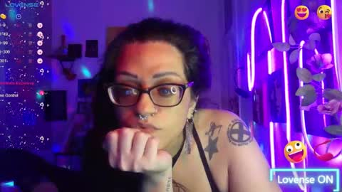 Snapshot of ravenandsin chatting on 10.02.25 Raven online show from 10.02.25