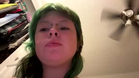 Snapshot of ravyn_xoxo chatting on 12.27.24 Ravynn 3 online show from 12.27.24