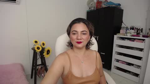 Snapshot of rebeca_milf chatting on 12.06.24 REBECA online show from 12.06.24