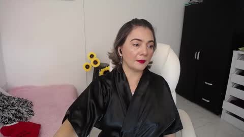 Snapshot of rebeca_milf chatting on 12.09.24 REBECA online show from 12.09.24