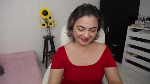 Snapshot of rebeca_milf chatting on 12.16.24 REBECA online show from 12.16.24