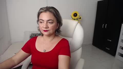 Snapshot of rebeca_milf chatting on 01.03.25 REBECA online show from 01.03.25