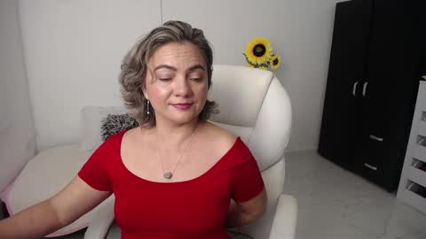 Snapshot of rebeca_milf chatting on 01.03.25 REBECA online show from 01.03.25