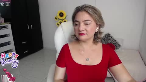 Snapshot of rebeca_milf chatting on 01.11.25 REBECA online show from 01.11.25