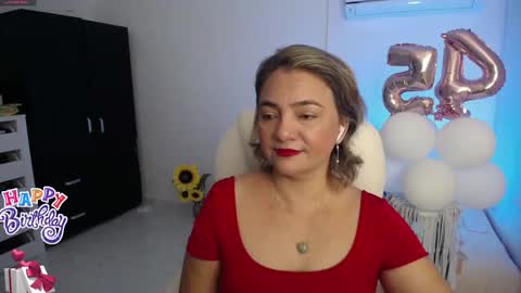 Snapshot of rebeca_milf chatting on 01.13.25 REBECA online show from 01.13.25