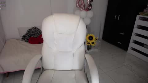Snapshot of rebeca_milf chatting on 01.31.25 REBECA online show from 01.31.25
