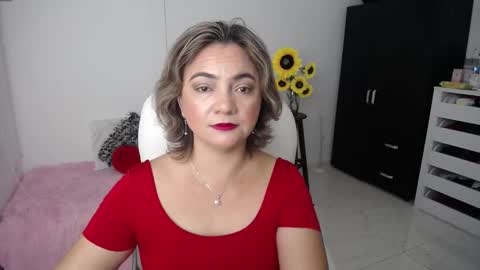 Snapshot of rebeca_milf chatting on 02.12.25 REBECA online show from 02.12.25
