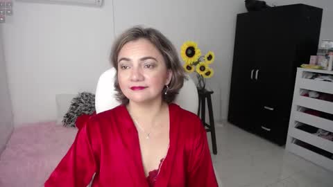 Snapshot of rebeca_milf chatting on 02.16.25 REBECA online show from 02.16.25