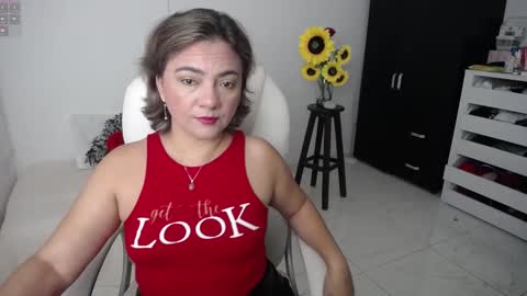 Snapshot of rebeca_milf chatting on 03.09.25 REBECA online show from 03.09.25