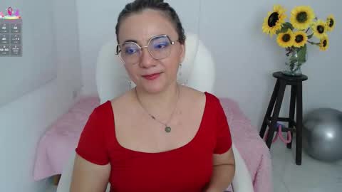 Snapshot of rebeca_milf chatting on 09.16.25 REBECA online show from 09.16.25