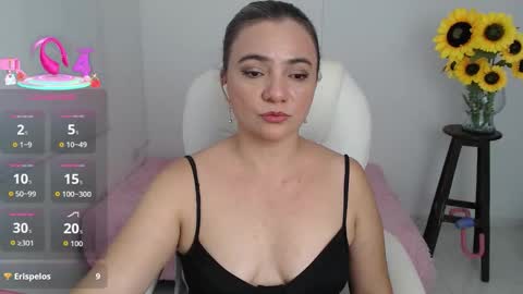 Snapshot of rebeca_milf chatting on 10.01.25 REBECA online show from 10.01.25