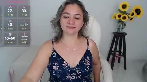 Snapshot of rebeca_milf chatting on 10.17.25 REBECA online show from 10.17.25
