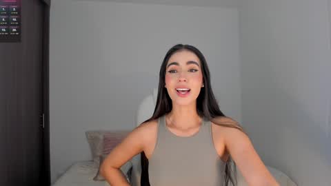 Snapshot of rebeccabaxter chatting on 02.08.25 Rebecca online show from 02.08.25