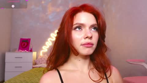 Snapshot of red__candy chatting on 12.15.24 red__candy online show from 12.15.24