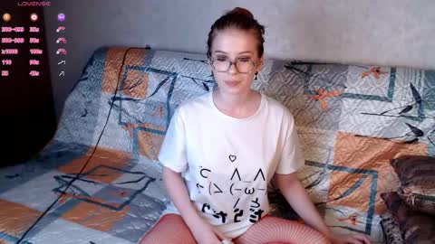 Snapshot of red_schweppes chatting on 10.04.25 red_schweppes online show from 10.04.25