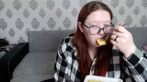 Chloe online show from 10.21.25