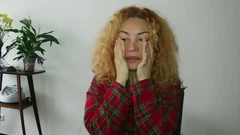 reddgirll online show from 01.30.25