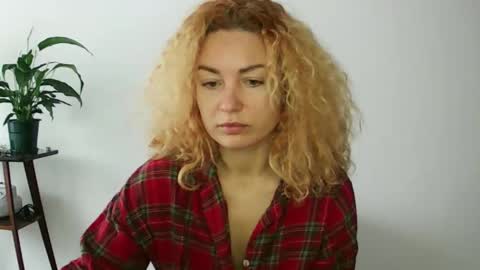 reddgirll online show from 02.01.25