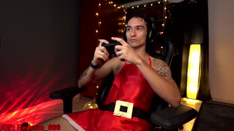 Snapshot of redrum_696 chatting on 12.23.24 Red online show from 12.23.24