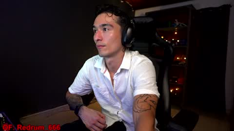 Snapshot of redrum_696 chatting on 01.05.25 Red online show from 01.05.25