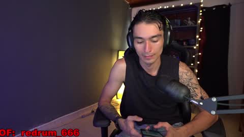 Snapshot of redrum_696 chatting on 01.12.25 Red online show from 01.12.25