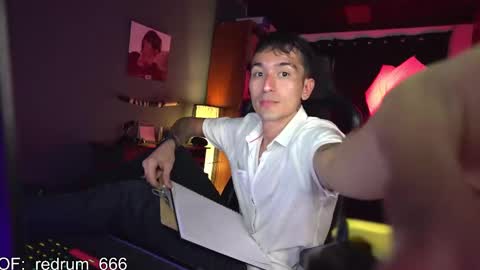 Snapshot of redrum_696 chatting on 03.03.25 Red online show from 03.03.25