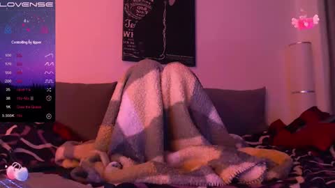 Snapshot of redyari chatting on 01.19.25 Red online show from 01.19.25