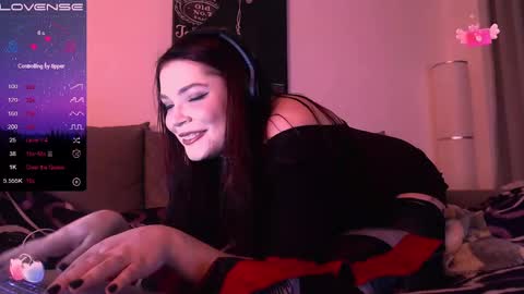 Snapshot of redyari chatting on 02.01.25 Red online show from 02.01.25